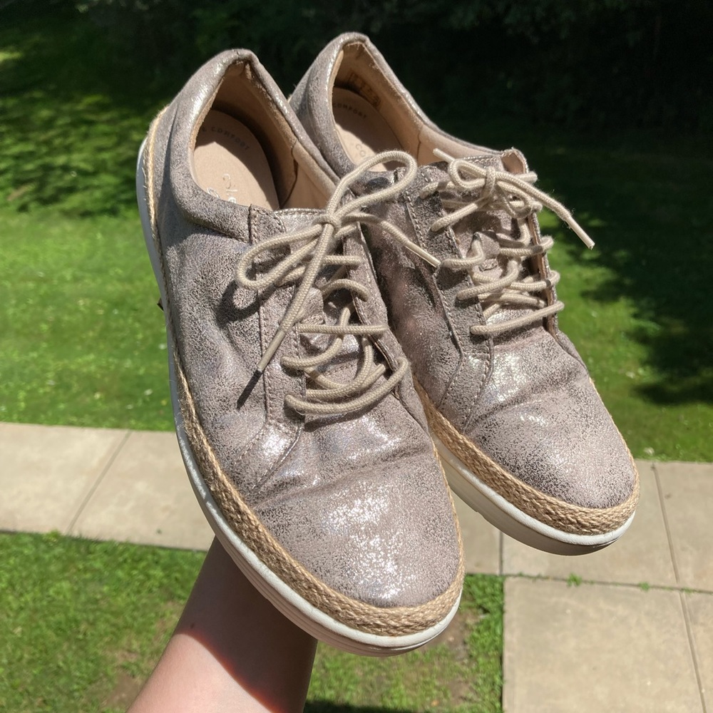Clarks Marie Mist Silver Metallic Sneaker SIZE 10